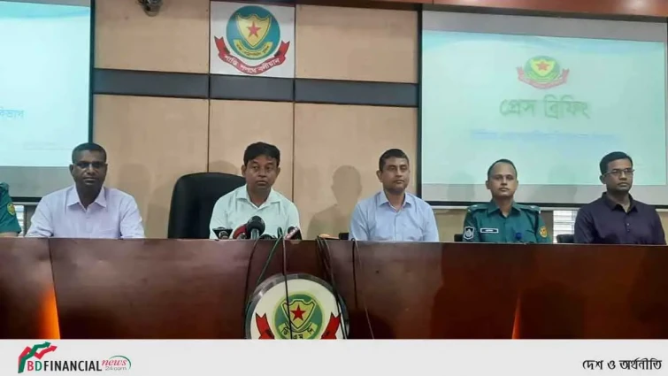 ডলার মজুত করলে ব্যবস্থা : ডিবি প্রধান