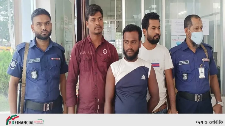 শ্রমিক সেজে বন্দরে ঢুকে গাড়ির যন্ত্রাংশ চুরি, আটক ৩