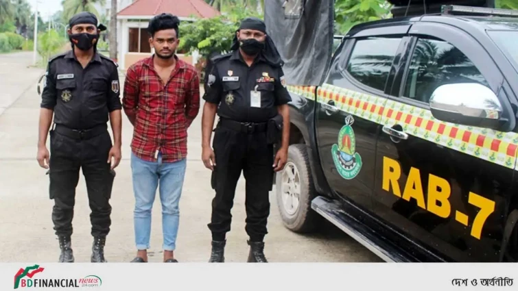 ভুয়া বিজ্ঞাপন দিয়ে ২৪ লাখ টাকা আত্মসাৎ, যুবক গ্রেফতার