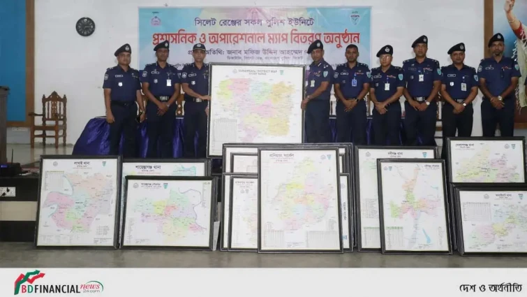 বিভিন্ন ইউনিটের প্রশাসনিক কাম অপারেশনাল ম্যাপ হস্তান্তর করলেন সিলেট রেঞ্জ ডিআইজি