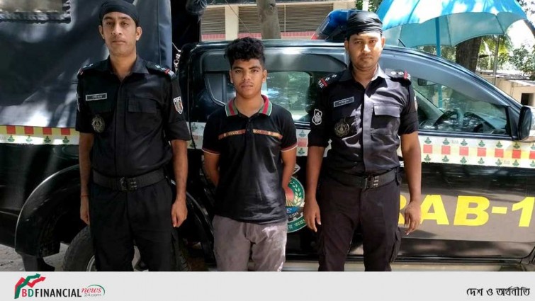 গুলশান হতে মাদক ব্যবসায়ীকে গ্রেফতার করেছে র্যাব-১