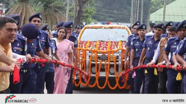 ময়মনসিংহে পুলিশ সুপারকে বিদায় সংবর্ধনা