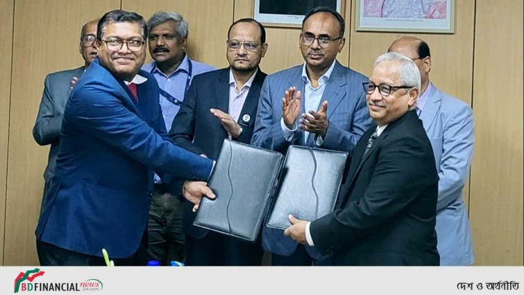 এসএমই ঋণ বিতরণে বাংলাদেশ ব্যাংক-ইউসিবির চুক্তি