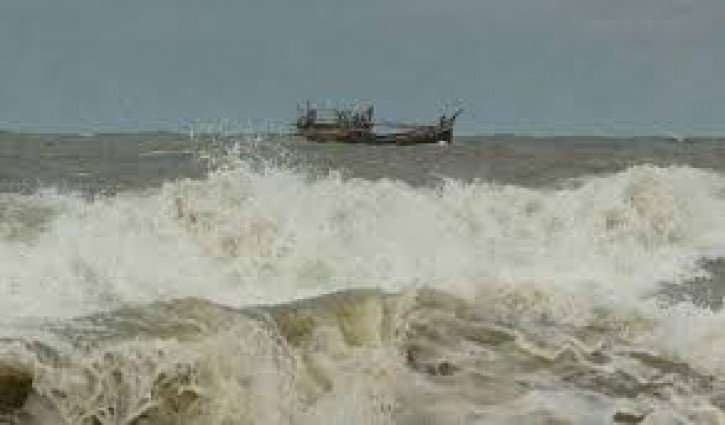 সাগরে নিম্নচাপ, বন্দরে ৩ নম্বর সতর্কতা