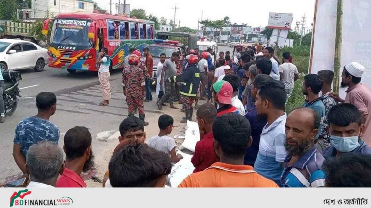 ত্রিশালে ট্রাকচাপায় স্বামী-স্ত্রী-সন্তানের মৃত্যু