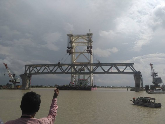 পদ্মায় আরও এক পিলার দৃশ্যমান