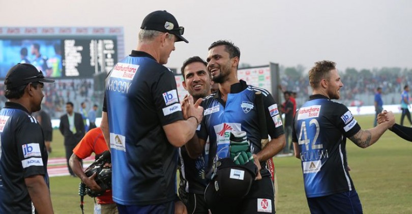মাশরাফির রংপুর রাইডার্সের হাতেই বিপিএল শিরোপা