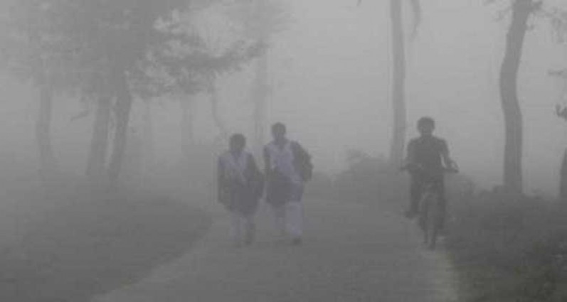 শীতে কাঁপছে উত্তরের জনপদ