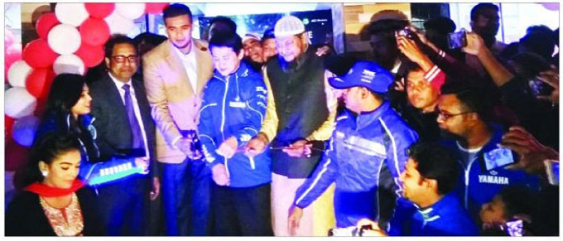 পীরেরবাগে ক্রিসেন্ট এন্টারপ্রাইজের শোরুম