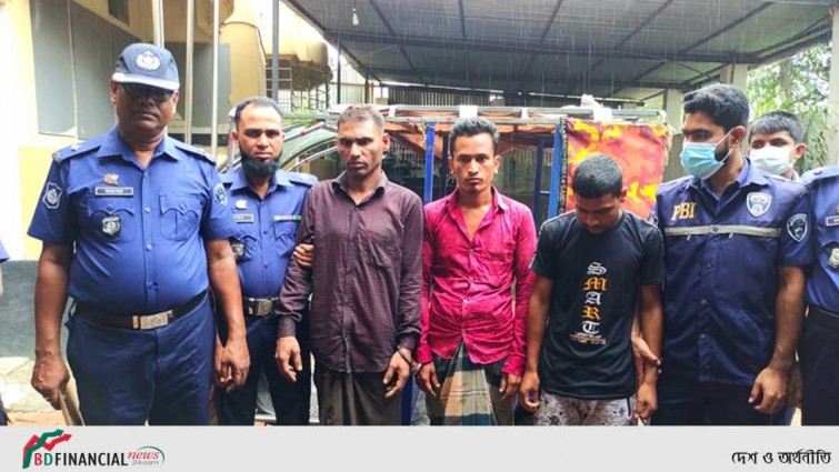 ১৭ হাজারে অটোরিকশা বিক্রি, ১২ হাজারে স্মার্টফোন কেনেন রায়হান