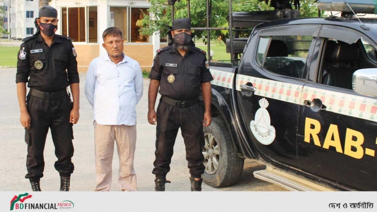 বাঁশখালীতে অস্ত্রসহ আটক ১