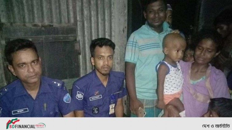 বিক্রি করলেন বাবা, আব্দুল্লাহকে মায়ের কোলে ফিরিয়ে দিলো পুলিশ