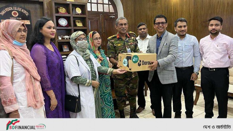 মেন্সট্রুয়াল হাইজিন ডে উপলক্ষ্যে এক হাজার পুনঃব্যবহারযোগ্য স্যানিটারি ন্যাপকিন বিতরণ করল দারাজ