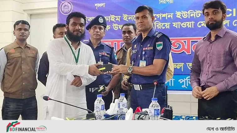 হারানো ৩৫ মোবাইল ফোন উদ্ধার করে দিলো পুলিশ