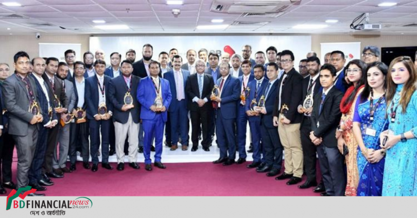 সেরা শাখা ব্যবস্থাপকদের পুরস্কৃত করলো ইউসিবি