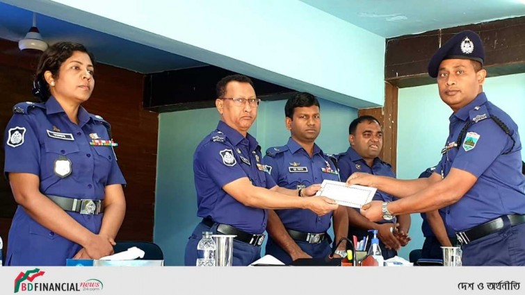 সিরাজগঞ্জ পুলিশ লাইনসে জেলা পুলিশের মাসিক কল্যাণ সভা