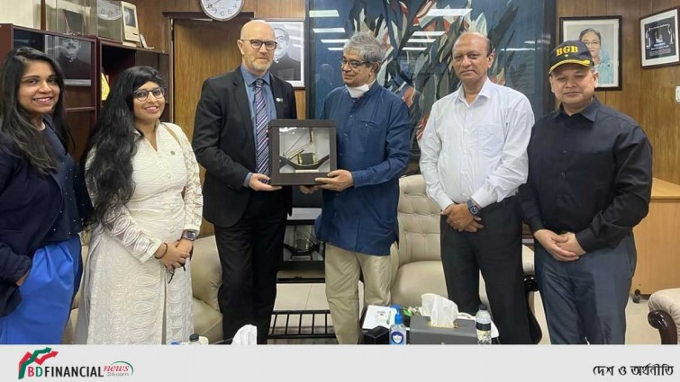 আপত্তিকর পোস্ট অপসারণে ফেসবুকের আশ্বাস
