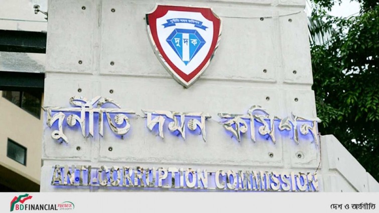 উদ্বোধনের আগেই সেতুতে ফাটল, দুদকের অভিযান