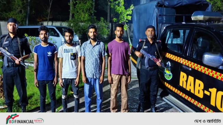 কেরানীগঞ্জে চাঞ্চল্যকর রুবেল হত্যা মামলার প্রধান আসামীসহ ৪ জনকে গ্রেফতার করেছে র্যাব
