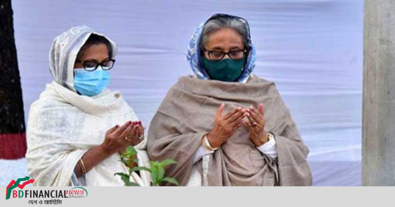 বোন রেহানাকে নিয়ে স্বজনদের কবর জিয়ারত করলেন প্রধানমন্ত্রী শেখ হাসিনা