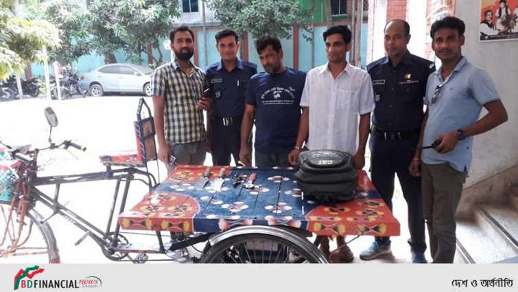 আলমডাঙ্গা থানা পুলিশের বিচক্ষণতায় ডাকাতির প্রস্তুতিকালে ২ ডাকাত গ্রেফতার