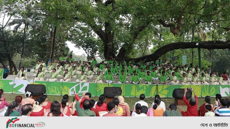 আপন রঙে ফিরল বৈশাখ