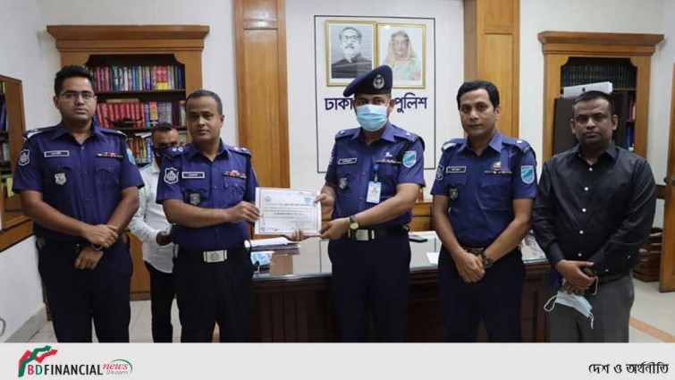 ঢাকা জেলা পুলিশের মাসিক ক্রাইম কনফারেন্স ও পুরষ্কার বিতরণ