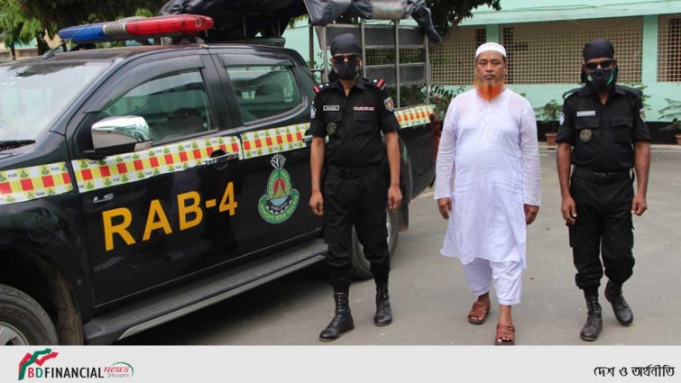 র্যাব-৪ এর অভিযানে হাতিরপুল হতে অনিবন্ধিত ও চোরাই মোবাইল ফোনের পার্টস জব্দ