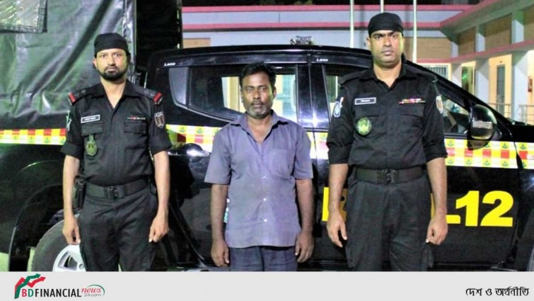 পাবনা ও সিরাজগন্জে র‌্যাব-১২ এর পৃথক অভিযানে গ্রেফতার ২