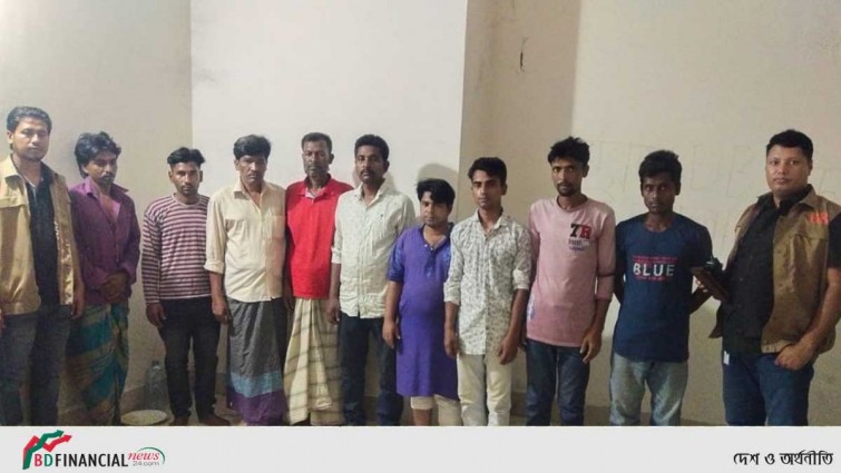 মানিকগঞ্জে ডিবির অভিযানে ৯ মাদক কারবারী গ্রেফতার