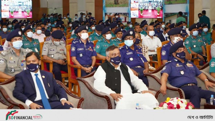 থানায় স্থাপিত নারী শিশু ও বয়স্ক, প্রতিবন্ধী সার্ভিস ডেস্ক উদ্বোধনী অনুষ্ঠানে ঢাকা রেঞ্জ পুলিশ