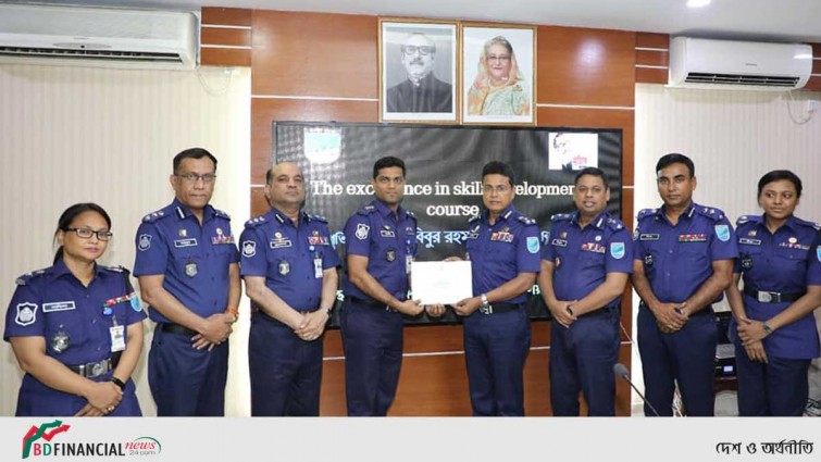পুলিশ হবে জনগণের প্রথম ভরসাস্থল