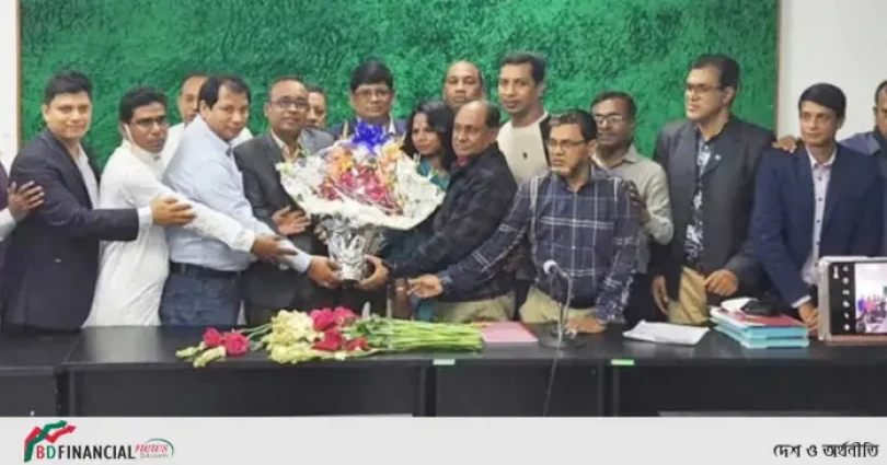 ক্র্যাবের নবনির্বাচিত কমিটিকে দায়িত্ব বুঝিয়ে দিলো বিদায়ী কমিটি