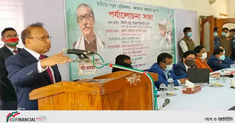 স্বাধীনতা সড়ক ও উন্নয়ন কার্যক্রম পরিদর্শনে মেহেরপুর ও লালমনিরহাট সফর করলেন স্থানীয় সরকার মন্ত্রী