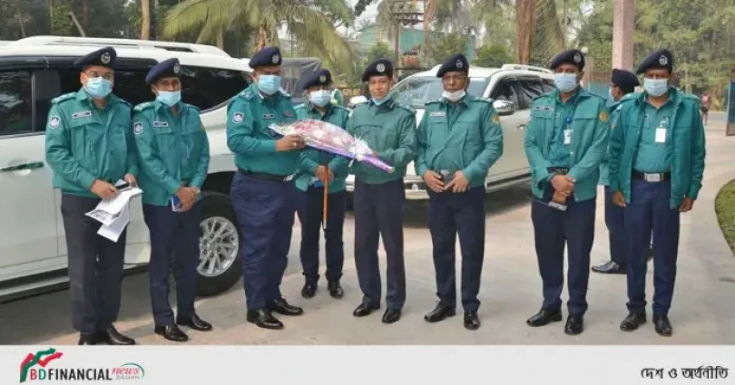 কেএমপি'র পুলিশ কমিশনার কর্তৃক নারী, শিশু, বয়স্ক ও প্রতিবন্ধী বিষয়ক সার্ভিস ডেস্ক নির্মাণ কাজের অগ্রগতি পরিদর্শন
