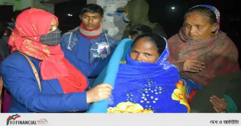 শীতার্তদের মাঝে কম্বল পৌছে দিল ফরিদপুর জেলা প্রশাসন