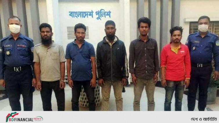 ময়মনসিংহে পুলিশের অভিযানে দেড় ডজন অপরাধী গ্রেফতার
