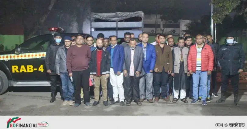 জুয়ার আসর হতে ৩০ জন জুয়ারী’কে গ্রেফতার করেছে র্যাব-৪
