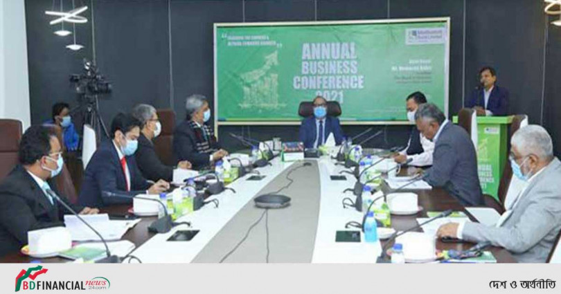 ক্যাপিটাল মার্কেট জার্নালিস্টস ফোরামকে ৫০ লাখ টাকা দিল ইউসিবি