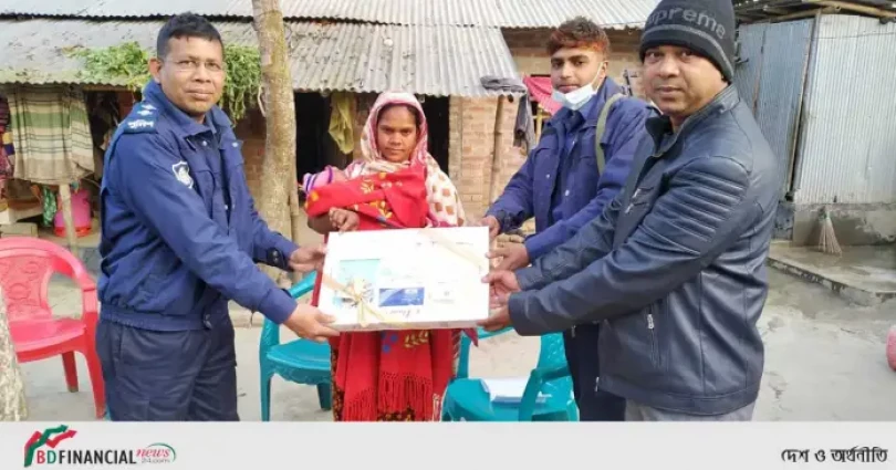 জেলা পুলিশের পক্ষ থেকে সদ্য ভূমিষ্ঠ ০৮ (আট) টি কন্যা শিশুর পরিবারকে পাঠানো হলো ফুল ও নতুন পোশাক