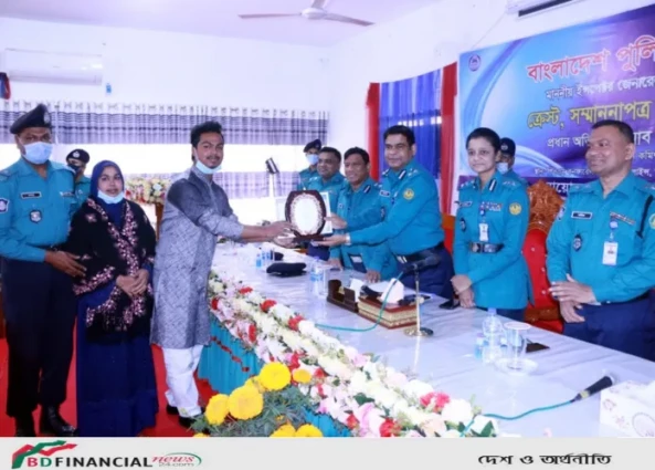 “বাংলাদেশ পুলিশ মেধাবৃত্তি ২০১৯” প্রদান করলেন আরএমপি কমিশনার মোঃ আবু কালাম সিদ্দিক