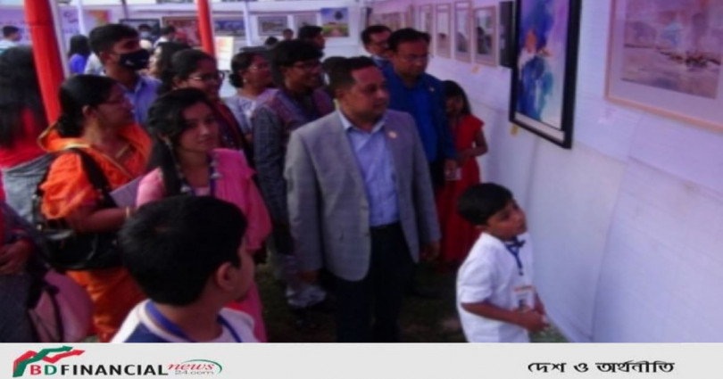 ফরিদপুরে চিত্রকলা প্রদর্শনীর উদ্বোধন করলেন জেলা প্রশাসক অতুল সরকার