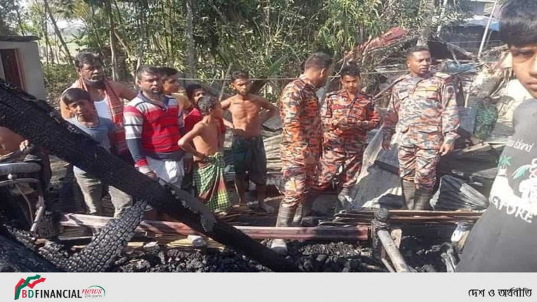 বৈদ্যুতিক শর্ট সার্কিট থেকে আগুণে ঘরসহ পাঁচ লক্ষাধিক টাকার ক্ষতি