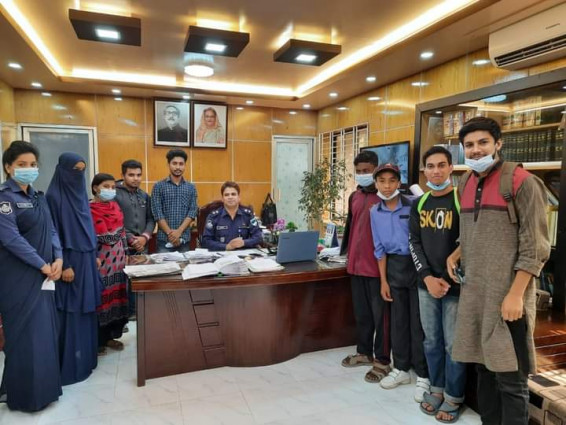 মেধাবী শিক্ষার্থীদের সার্বিক সহযোগীতার হাত বাড়িয়ে দিলেন চুয়াডাঙ্গার পুলিশ সুপার জাহিদুল ইসলাম