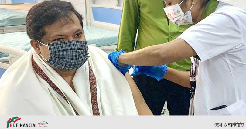 টিকা নিলেন ক্রীড়া প্রতিমন্ত্রী মোঃ জাহিদ আহসান রাসেল এমপি