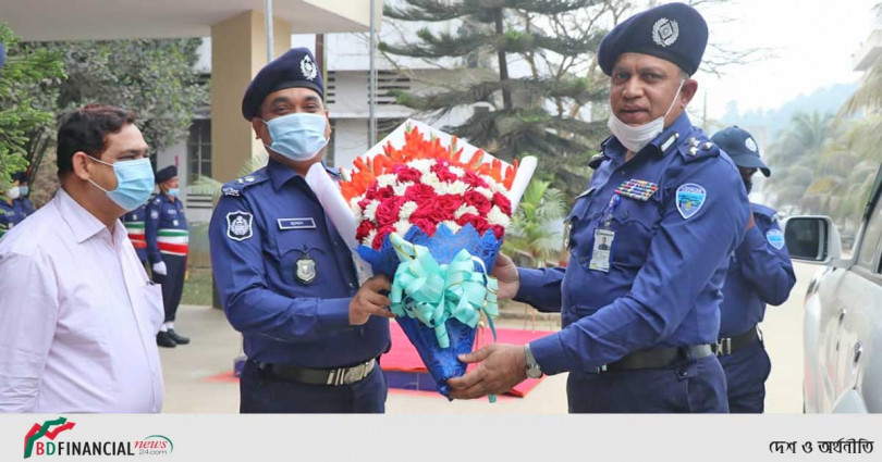 কক্সবাজার জেলার রিজার্ভ অফিস পরিদর্শন করলেন চট্টগ্রাম রেঞ্জের ডিআইজি মোঃ আনোয়ার হোসেন