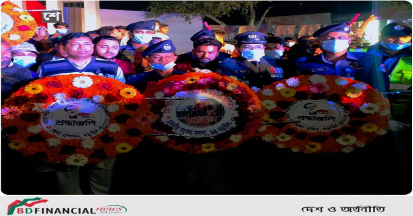 নড়াইলে শহীদ দিবস ও আন্তর্জাতিক মাতৃভাষা দিবসে শ্রদ্ধা জানালেন জেলা প্রশাসক-পুলিশ সুপারসহ বিভিন্ন শ্রেনীপেশার মানুষ