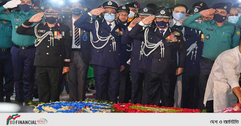 ভাষা শহিদদের প্রতি শ্রদ্ধা জানালেন আইজিপি