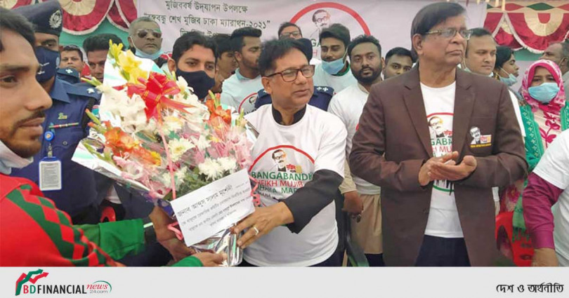 বঙ্গবন্ধুর মতো প্রধানমন্ত্রী ও মানুষের সেবায় কাজ করছেন: সালাম মূর্শেদী