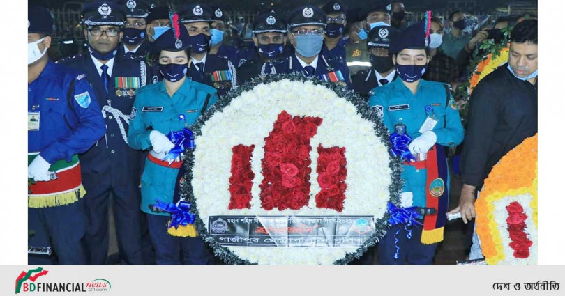মহান শহিদ দিবস ও আন্তর্জাতিক মাতৃভাষা দিবসে গাজীপুর মেট্রোপলিটন পুলিশ এর বিনম্র শ্রদ্ধা